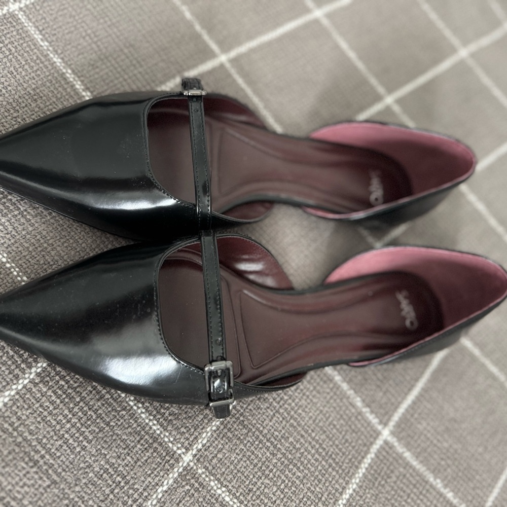 Sarto Women's Black Pointed Mary Jane flats, NWOB, size 9.5